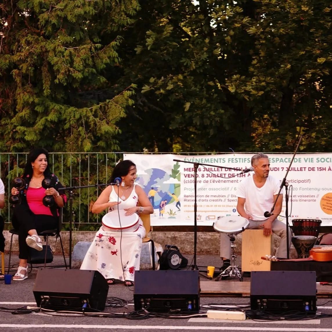 Trio de percussions : qraqeb, darbouka et cajón